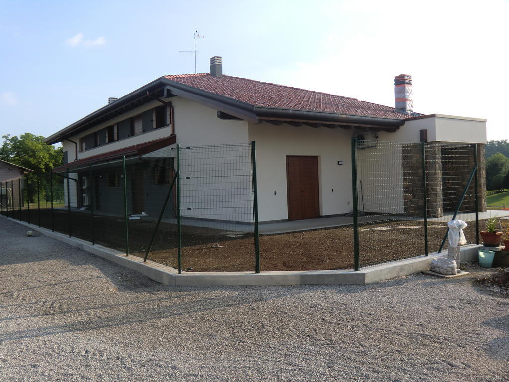 Alloggio Agrituristico Ai Tre Castelli Moruzzo Exteriör bild