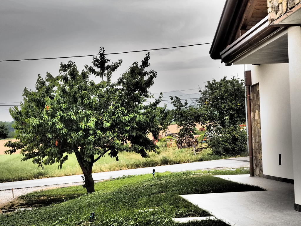 Alloggio Agrituristico Ai Tre Castelli Moruzzo Exteriör bild