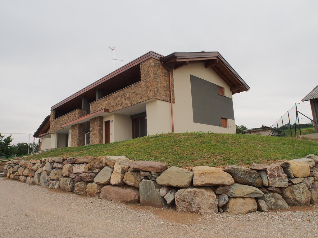 Alloggio Agrituristico Ai Tre Castelli Moruzzo Exteriör bild
