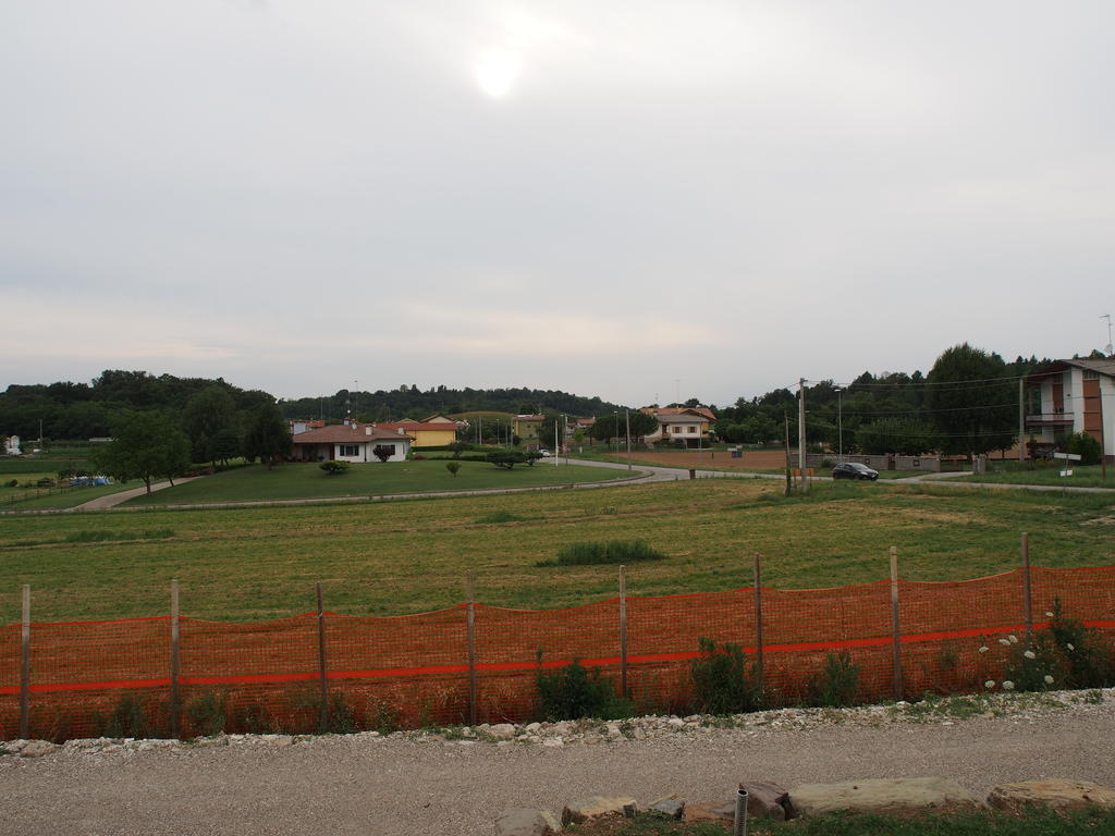 Alloggio Agrituristico Ai Tre Castelli Moruzzo Exteriör bild