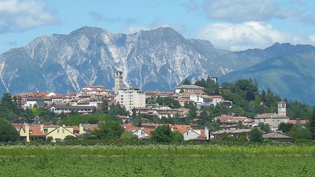 Alloggio Agrituristico Ai Tre Castelli Moruzzo Exteriör bild