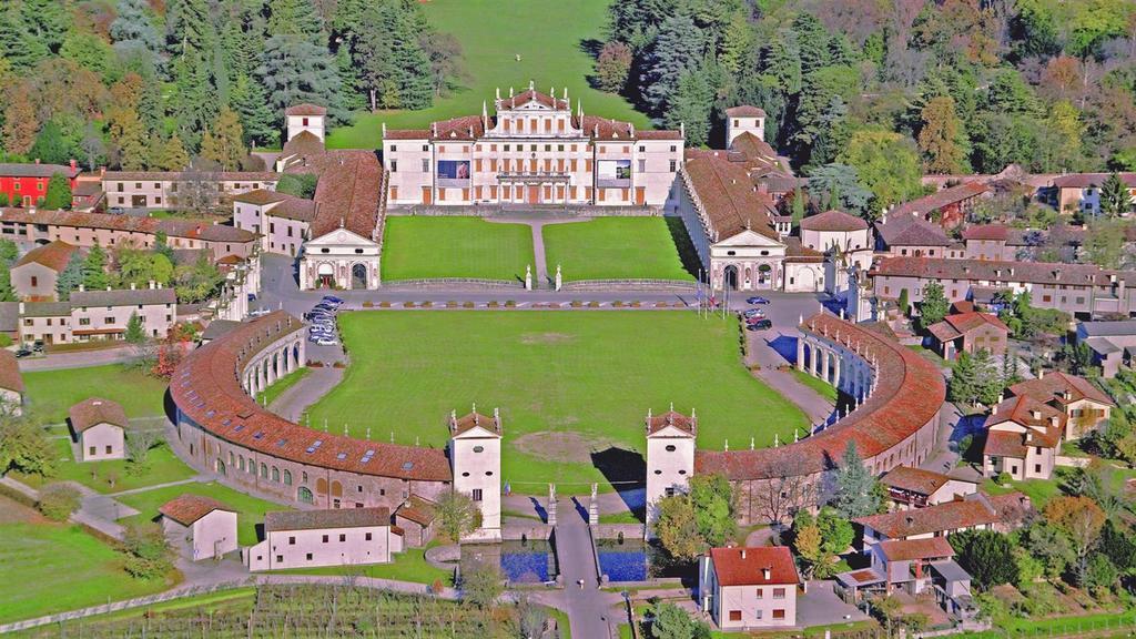 Alloggio Agrituristico Ai Tre Castelli Moruzzo Exteriör bild