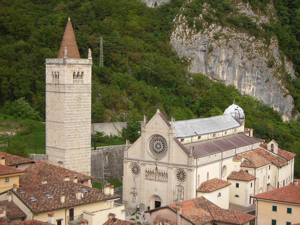 Alloggio Agrituristico Ai Tre Castelli Moruzzo Exteriör bild